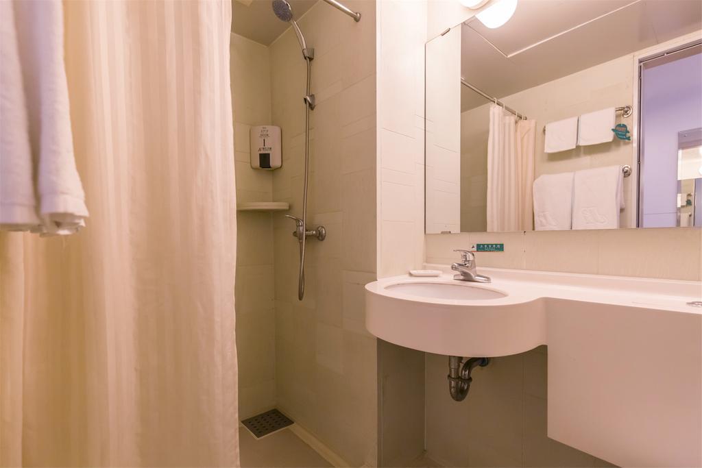 Jinjiang Inn Select Wuhan Chu Hehan Street Shuiguohu ภายนอก รูปภาพ